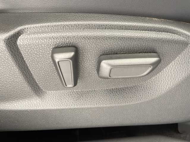 三菱 エクリプス クロス ＰＨＥＶ G 愛知県 2020(令2)年 2.3万km ホワイトダイヤモンド SDナビ/レーダークルーズコントロール/シートヒーター/バックカメラ/パワーシート/コーナーセンサー/純正アルミホイール/ブラインドスポットモニター/LEDヘッドライト/パドルシフト/ステアリングヒーター/オートマチックハイビーム/４WD/衝突軽減システム/フルセグ/CD DVD/Bluetooth/ステアリングスイッチ/スマートキー/プッシュスタート