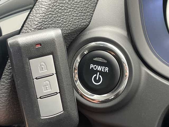 三菱 エクリプス クロス ＰＨＥＶ G 愛知県 2020(令2)年 2.3万km ホワイトダイヤモンド SDナビ/レーダークルーズコントロール/シートヒーター/バックカメラ/パワーシート/コーナーセンサー/純正アルミホイール/ブラインドスポットモニター/LEDヘッドライト/パドルシフト/ステアリングヒーター/オートマチックハイビーム/４WD/衝突軽減システム/フルセグ/CD DVD/Bluetooth/ステアリングスイッチ/スマートキー/プッシュスタート