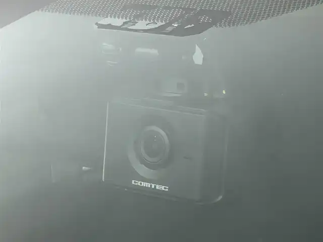 トヨタ アクア X 道央・札幌 2023(令5)年 1万km プラチナホワイトパールマイカ ・４WD/・寒冷地仕様/・１０．５インチディスプレイオーディオ（コネクティッドナビ）/　Miracast/Bluetooth/USB/・ステアリングスイッチ/・バックカメラ/・ビルトインETC/・ドライブレコーダー前後（ZDR017）/・社外１５インチAW（現着・冬）/・純正スチール＋キャップ（積込・夏・同サイズ）/・トヨタセーフティセンス/・衝突被害軽減ブレーキ/・レーンキープアシスト/・レーダークルーズコントロール/・オートマチックハイビーム/・横滑り防止装置/・ABS/・AC100V/・純正フロアマット/・LEDヘッドライト/・ヘッドランプレベライザー/・オートライト/・プッシュスタート/・スマートキー/・スペアキー/・取/保