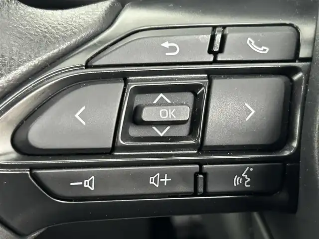 トヨタ アクア X 道央・札幌 2023(令5)年 1万km プラチナホワイトパールマイカ ・４WD/・寒冷地仕様/・１０．５インチディスプレイオーディオ（コネクティッドナビ）/　Miracast/Bluetooth/USB/・ステアリングスイッチ/・バックカメラ/・ビルトインETC/・ドライブレコーダー前後（ZDR017）/・社外１５インチAW（現着・冬）/・純正スチール＋キャップ（積込・夏・同サイズ）/・トヨタセーフティセンス/・衝突被害軽減ブレーキ/・レーンキープアシスト/・レーダークルーズコントロール/・オートマチックハイビーム/・横滑り防止装置/・ABS/・AC100V/・純正フロアマット/・LEDヘッドライト/・ヘッドランプレベライザー/・オートライト/・プッシュスタート/・スマートキー/・スペアキー/・取/保