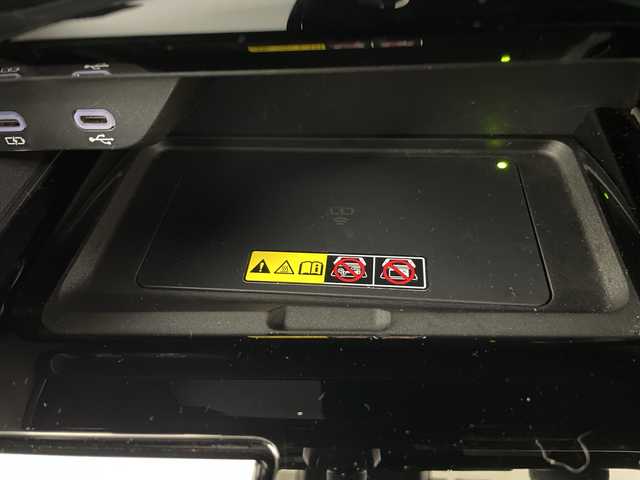 トヨタ アルファードハイブリット エグゼクティブ ラウンジ 埼玉県 2024(令6)年 2.1万km ゴールド 寒冷地仕様/ガラスルーフ/純正フリップダウンモニター/JBLプレミアムサウンド/純正ディスプレイオーディオ（USB・Bluetooth・HDMI）/全方位カメラ/CD・DVDキッド/ワイヤレス充電器/ビルトインETC2.0/BSM/電動リアゲート/AC100V/前後ドライブレコーダー/デジタルインナーミラー/シートヒーター/パワーシート/シートメモリー/ベンチレーション/アダプティブクルーズコントロール/レーンキープアシスト/オートマチックハイビーム/ヘッドアップディスプレイ/純正アルミホイール/クリアランスソナー/電動パーキング/ブレーキホールド/ステアリングリモコン/純正フロアマット/ロールサンシェード/フロントフォグランプ/電動格納ミラー/パドルシフト/プリクラッシュセーフティ/ロードサインアシスト/ドライバーモニター/純正ドアバイザー/プッシュスタート