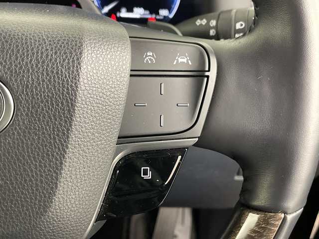 トヨタ アルファードハイブリット エグゼクティブ ラウンジ 埼玉県 2024(令6)年 2.1万km ゴールド 寒冷地仕様/ガラスルーフ/純正フリップダウンモニター/JBLプレミアムサウンド/純正ディスプレイオーディオ（USB・Bluetooth・HDMI）/全方位カメラ/CD・DVDキッド/ワイヤレス充電器/ビルトインETC2.0/BSM/電動リアゲート/AC100V/前後ドライブレコーダー/デジタルインナーミラー/シートヒーター/パワーシート/シートメモリー/ベンチレーション/アダプティブクルーズコントロール/レーンキープアシスト/オートマチックハイビーム/ヘッドアップディスプレイ/純正アルミホイール/クリアランスソナー/電動パーキング/ブレーキホールド/ステアリングリモコン/純正フロアマット/ロールサンシェード/フロントフォグランプ/電動格納ミラー/パドルシフト/プリクラッシュセーフティ/ロードサインアシスト/ドライバーモニター/純正ドアバイザー/プッシュスタート