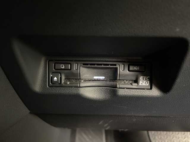 トヨタ アルファードハイブリット エグゼクティブ ラウンジ 埼玉県 2024(令6)年 2.1万km ゴールド 寒冷地仕様/ガラスルーフ/純正フリップダウンモニター/JBLプレミアムサウンド/純正ディスプレイオーディオ（USB・Bluetooth・HDMI）/全方位カメラ/CD・DVDキッド/ワイヤレス充電器/ビルトインETC2.0/BSM/電動リアゲート/AC100V/前後ドライブレコーダー/デジタルインナーミラー/シートヒーター/パワーシート/シートメモリー/ベンチレーション/アダプティブクルーズコントロール/レーンキープアシスト/オートマチックハイビーム/ヘッドアップディスプレイ/純正アルミホイール/クリアランスソナー/電動パーキング/ブレーキホールド/ステアリングリモコン/純正フロアマット/ロールサンシェード/フロントフォグランプ/電動格納ミラー/パドルシフト/プリクラッシュセーフティ/ロードサインアシスト/ドライバーモニター/純正ドアバイザー/プッシュスタート