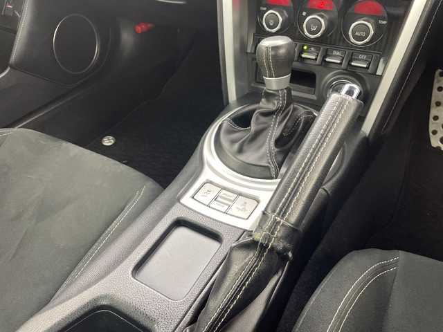 トヨタ ８６ GT 群馬県 2016(平28)年 7.8万km クリスタルブラックシリカ モデリスタエアロ　モデリスタ１８インチアルミホイール　純正ナビ　フルセグＴＶ　バックカメラ　ＥＴＣ　ＬＥＤライト　フォグランプ　パドルシフト　クルーズコントロール　オートライト　スマートキー　禁煙