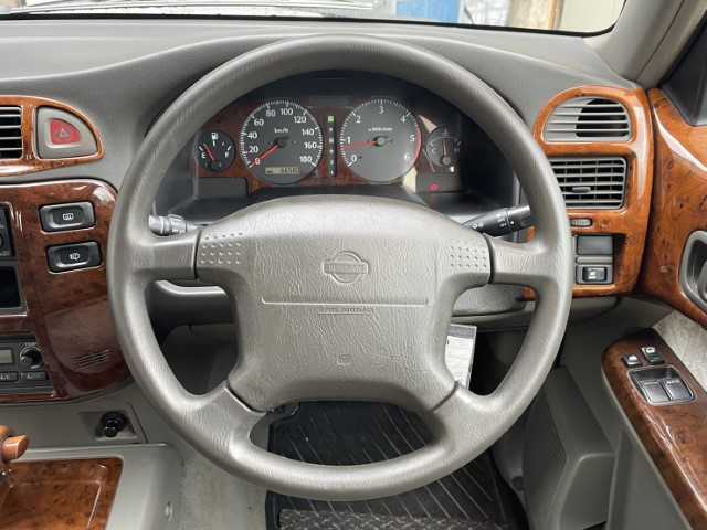 日産 サファリ スーパー スピリット 福島県 2002(平14)年 6.7万km プラチナシルバー AIS検査済み/【2501030195】/4WD(切替）/ワンオーナー/純正フロアマット/純正キーレス/パワーウィンドウ/パワステ/AAC/ABS/16AW　EMRプロダクト（社外）/16AWエクストリームJ XJ05 背面ホイール（社外）/レーダーレネゲードR7M/T（社外）/社外パーツ取付有