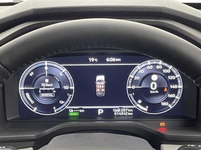 三菱 アウトランダー ＰＨＥＶ P 福岡県 2022(令4)年 1.5万km パールⅡ 純正メーカーナビ/　ＢＯＳＥサウンド　/マルチビューカメラ　/ＨＵＢ　/パワーバックドア　　/純正前後ドライブレコーダー　/メモリーシート/レーダークルーズ/白革シート　/パドルシフト　/置くだけ充電
