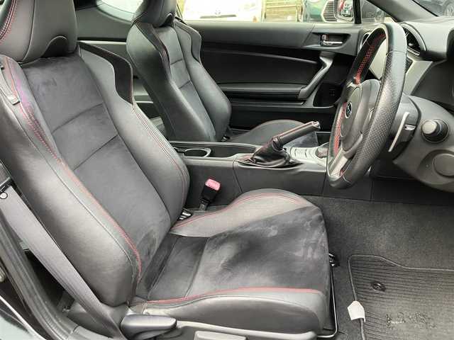 スバル ＢＲＺ S 愛知県 2012(平24)年 10.8万km クリスタルブラックシリカ (株)IDOMが運営する【じしゃロン名古屋鳴海店】の自社ローン専用車両になりますこちらは現金またはオートローンご利用時の価格です。自社ローンご希望の方は別途その旨お申付け下さい/♪ワンオーナー/HKS車高調/18インチAW(現行BRZ)/スマートキー×2/プッシュスタート/ハーフレザーシート/純正HDDナビ/・SD・CD録音/・DVD再生・フルセグ/・Bluetoothオーディオ/HIDヘッドライト/フォグライト/オートライト/リアスポイラー/革巻ステアリング/パドルシフト/電格ミラー/フロアマット/ETC/サイド/カーテンエアバック