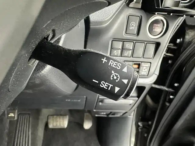 トヨタ ヴォクシー ZS 煌 兵庫県 2019(平31)年 4.8万km イナズマスパーキングブラックガラスフレーク 社外SDナビ(CD/DVD/SD/Bluetooth/フルセグ)/バックカメラ/クルーズコントロール/フリップダウンモニター/オートライト/オートマチックハイビーム/LEDヘッドライト/両側パワースライドドア/前後ドライブレコーダー/アイドリングストップ/シートカバー/ETC/純正16インチアルミホイール/社外フロアマット/スマートキー