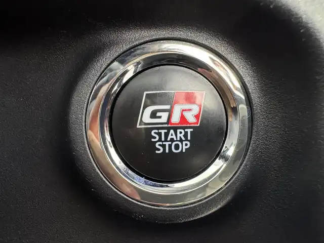 トヨタ アクア G GRスポーツ 愛知県 2018(平30)年 6.9万km ブラックマイカ 純正8インチナビ/・CD/DVD/フルセグTV/Bluetooth/バックカメラ/クルーズコントロール/ETC装備/ドライブレコーダー/純正フロアマット/純正GRラゲッジマット/純正17インチホイール/ハーフレザー/シートヒーター/レーンキープ/純正LEDライト/オートライト/オートマチックハイビーム/コーナーセンサー/テレビキャンセラー
