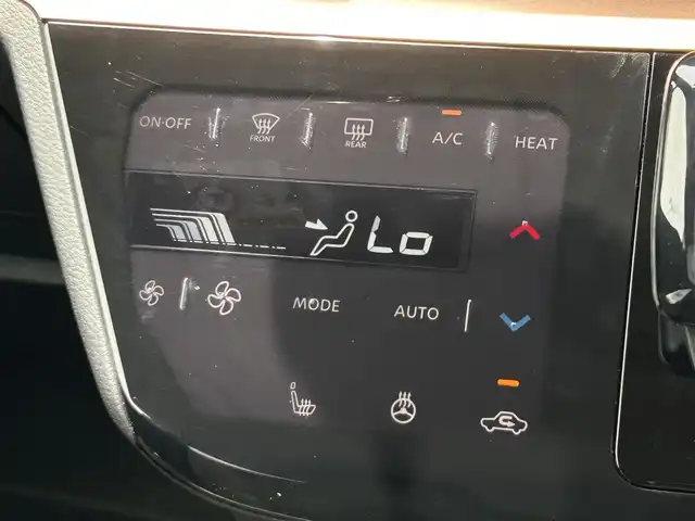 日産 サクラ G 東京都 2023(令5)年 0.8万km スパークリングレッド/ブラック 純正ナビ/フルセグ/アラウンドビューモニター/ビルトインETC/ドライブレコーダー/シートヒーター/ステアリングヒーター/LEDヘッドライト/プロパイロット/e-Pedal/エマージェンシーブレーキ/車線逸脱防止支援システム/コーナーセンサー