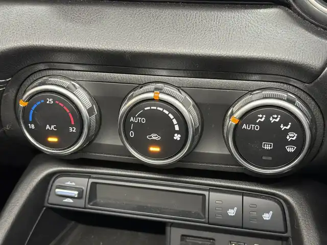 マツダ ロードスター ＲＦ S 三重県 2022(令4)年 1万km ソウルレッドクリスタルM プレミアムガソリン/FR/6F/純正 7インチナビ/（FM/AM/aha/Stitcher/Bluetooth/USB1/USB2/CD*/AUX/DVD*/TV*）/*…OP/ドライブレコーダー 前方/ビルトイン ETC（助手席シート背面）/安全/・スマートシティブレーキサポート［SCBS］/・車線逸脱警報/・交通標識認識システム/・ブラインドスポットモニタリング/・後側方車両接近検知/・トラクションコントロールシステム/など/装備/・ハードトップ電動オープン機能/・シートヒーター（D/N）/・オートエアコン/・オートライト/・オートハイビーム機能/・オートワイパー/・ステアリングスイッチ/・プッシュスタート/・純正17inAW/など
