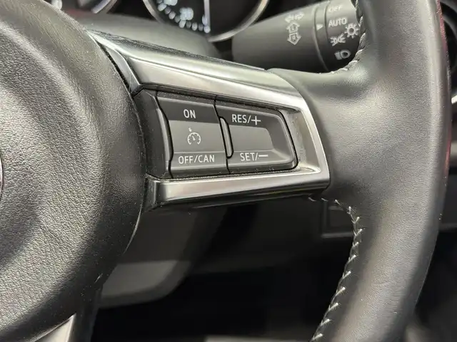 マツダ ロードスター ＲＦ S 三重県 2022(令4)年 1万km ソウルレッドクリスタルM プレミアムガソリン/FR/6F/純正 7インチナビ/（FM/AM/aha/Stitcher/Bluetooth/USB1/USB2/CD*/AUX/DVD*/TV*）/*…OP/ドライブレコーダー 前方/ビルトイン ETC（助手席シート背面）/安全/・スマートシティブレーキサポート［SCBS］/・車線逸脱警報/・交通標識認識システム/・ブラインドスポットモニタリング/・後側方車両接近検知/・トラクションコントロールシステム/など/装備/・ハードトップ電動オープン機能/・シートヒーター（D/N）/・オートエアコン/・オートライト/・オートハイビーム機能/・オートワイパー/・ステアリングスイッチ/・プッシュスタート/・純正17inAW/など