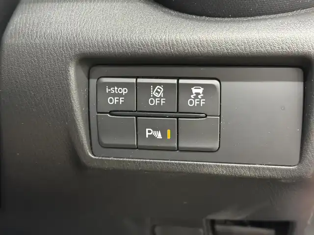 マツダ ロードスター ＲＦ S 三重県 2022(令4)年 1万km ソウルレッドクリスタルM プレミアムガソリン/FR/6F/純正 7インチナビ/（FM/AM/aha/Stitcher/Bluetooth/USB1/USB2/CD*/AUX/DVD*/TV*）/*…OP/ドライブレコーダー 前方/ビルトイン ETC（助手席シート背面）/安全/・スマートシティブレーキサポート［SCBS］/・車線逸脱警報/・交通標識認識システム/・ブラインドスポットモニタリング/・後側方車両接近検知/・トラクションコントロールシステム/など/装備/・ハードトップ電動オープン機能/・シートヒーター（D/N）/・オートエアコン/・オートライト/・オートハイビーム機能/・オートワイパー/・ステアリングスイッチ/・プッシュスタート/・純正17inAW/など