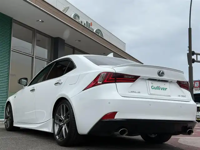 レクサス ＩＳ 350 Fスポーツ 香川県 2013(平25)年 8.1万km ホワイトパールクリスタルシャイン メーカーSDナビ/フルセグ/CD/DVD/BD/Bluetooth/バックカメラ/ＴＯＭＳマフラー/赤ハーフレザーシート/パワーシート/シートヒーター/ローダウン/純正１８インチアルミ/LEDヘッドライト/クリアランスソナー/スマートキー/パドルシフト/ビルトインETC/２０２５年製サマータイヤ