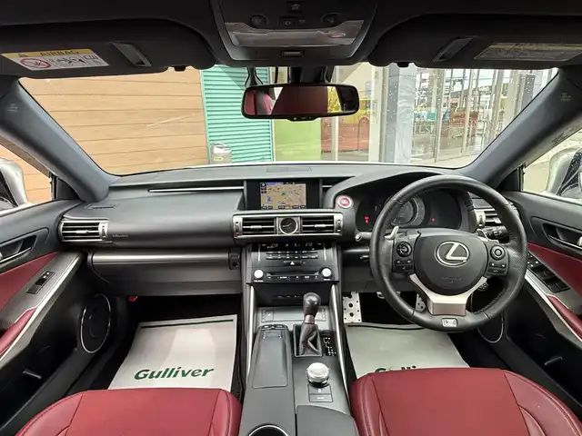 レクサス ＩＳ 350 Fスポーツ 香川県 2013(平25)年 8.1万km ホワイトパールクリスタルシャイン メーカーSDナビ/フルセグ/CD/DVD/BD/Bluetooth/バックカメラ/ＴＯＭＳマフラー/赤ハーフレザーシート/パワーシート/シートヒーター/ローダウン/純正１８インチアルミ/LEDヘッドライト/クリアランスソナー/スマートキー/パドルシフト/ビルトインETC/２０２５年製サマータイヤ