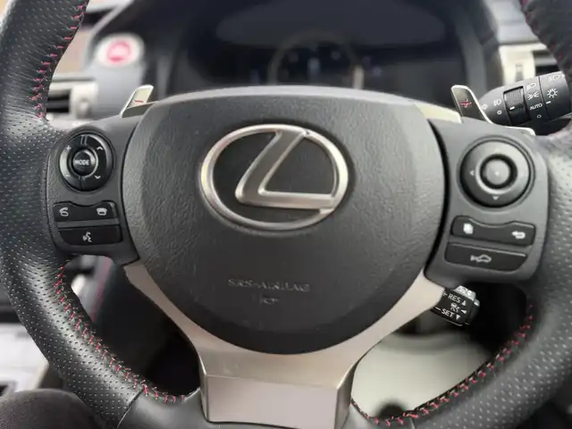 レクサス ＩＳ 350 Fスポーツ 香川県 2013(平25)年 8.1万km ホワイトパールクリスタルシャイン メーカーSDナビ/フルセグ/CD/DVD/BD/Bluetooth/バックカメラ/ＴＯＭＳマフラー/赤ハーフレザーシート/パワーシート/シートヒーター/ローダウン/純正１８インチアルミ/LEDヘッドライト/クリアランスソナー/スマートキー/パドルシフト/ビルトインETC/２０２５年製サマータイヤ
