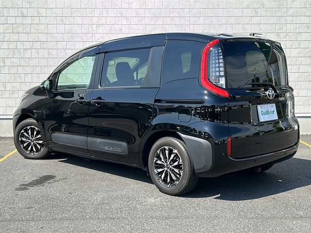トヨタ シエンタ ハイブリッド Z 茨城県 2023(令5)年 2.3万km ブラック ToyotaSafetySence/パーキングブレーキサポート/純正ナビ/　　BT/フルセグ/パノラミックビューモニター/レーダークルーズコントロール/両側パワースライドドア/シートヒーター/LEDオートライト/オートマチックハイビーム/モデリスタ15インチアルミホイール/スマートキー/ETC