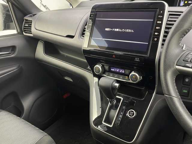 日産 セレナ ハイウェイスター V 大阪府 2020(令2)年 3.3万km ダイヤモンドブラック ニッサン純正10インチナビ/・アラウンドビューモニター/・フルセグテレビ/DVD/・BT/CD/ＡＭ/ＦＭ/セーフティーシールドスイッチ/ブラインドスポットモニター/クルーズコントロール/W+サイド　SRSエアバッグ/カーテンエアバッグ/両側パワースライドドア/ドライブレコーダー/ETC/サンシェード/USB入力端子/純正フロアマット/純正16インチアルミホイール/取扱説明書/スペアキー1本