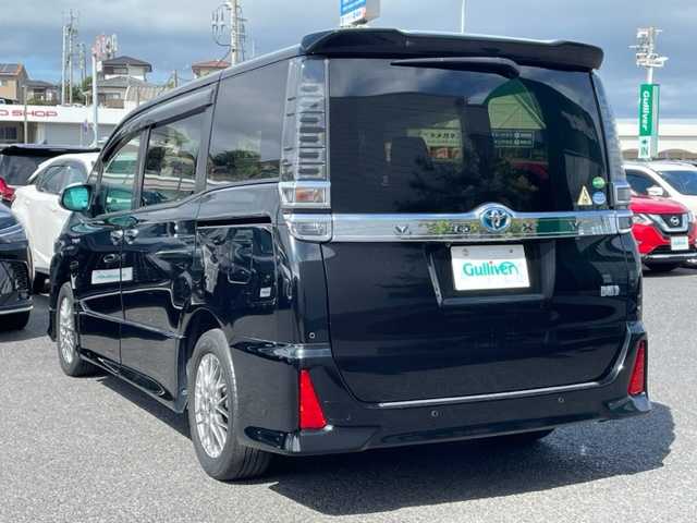 トヨタ ヴォクシー ハイブリッド ZS 煌Ⅱ 茨城県 2020(令2)年 4.9万km ブラック 純正ナビ /ETC2.0 /バックカメラ /衝突軽減システム /ウォークスルー /両側パワースライドドア /シートヒーター/純正アルミホイール /LEDヘッドライト /オートマチックハイビーム/ワンオーナー/保証書/取扱説明書/ナビ取説