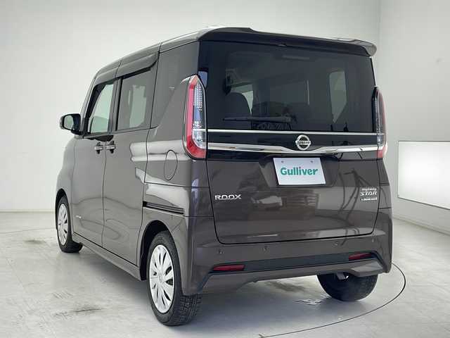 日産 ルークス ハイウェイスター X 大阪府 2022(令4)年 2.8万km アッシュブラウンメタリック 先進安全装備/　・エマージェンシーブレーキ/　・踏み間違い衝突防止アシスト/　・車線逸脱防止支援アシスト/　・車線逸脱警報/　・前方衝突予測警報/　・ふらつき警報/純正ディスプレイオーディオ/　　BT/USB/Apple CarPlay/Android Auto/アラウンドビューモニター/バックカメラ/片側パワースライドドア/LEDオートライト/フォグランプ/コーナーセンサー/アイドリングストップ/スマートキー