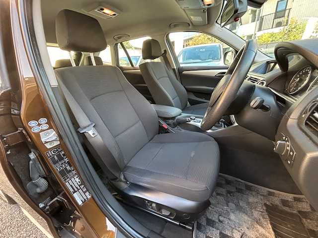 ＢＭＷ Ｘ１ xDrive 25i 東京都 2010(平22)年 4.8万km マラケシュブラウン ワンオーナー/4WD/ETC/ＭＴモード付/HIDライト/パワーシート/純正ナビ/純正ホイール/プッシュスタート/前後ドラレコ/オートライト/スペアキー/取扱説明書/保証書/記録簿H23～R5