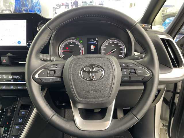 トヨタ ヴォクシー S－G 道央・札幌 2024(令6)年 2.6万km ホワイトパールクリスタルシャイン ・4WD/寒冷地仕様/・純正8インチディスプレイオーディオ/・ナビ/CD/DVD/USB/Miracast//・AppleCarPlay/AndroidAuto/フルセグTV/・Bluetooth接続/・トヨタセーフティセンス/・プリクラッシュセーフティ/・レーダークルーズコントロール/・プロアクティブドライビングアシスト/・LEDオートライト/オートマチックハイビーム/・両側パワースライドドア/・ステアリングスイッチ/・MTモード付AT/・プッシュスタート/スマートキー