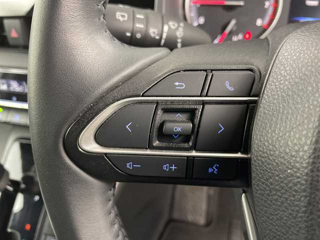 トヨタ ヴォクシー S－G 道央・札幌 2024(令6)年 2.6万km ホワイトパールクリスタルシャイン ・4WD/寒冷地仕様/・純正8インチディスプレイオーディオ/・ナビ/CD/DVD/USB/Miracast//・AppleCarPlay/AndroidAuto/フルセグTV/・Bluetooth接続/・トヨタセーフティセンス/・プリクラッシュセーフティ/・レーダークルーズコントロール/・プロアクティブドライビングアシスト/・LEDオートライト/オートマチックハイビーム/・両側パワースライドドア/・ステアリングスイッチ/・MTモード付AT/・プッシュスタート/スマートキー