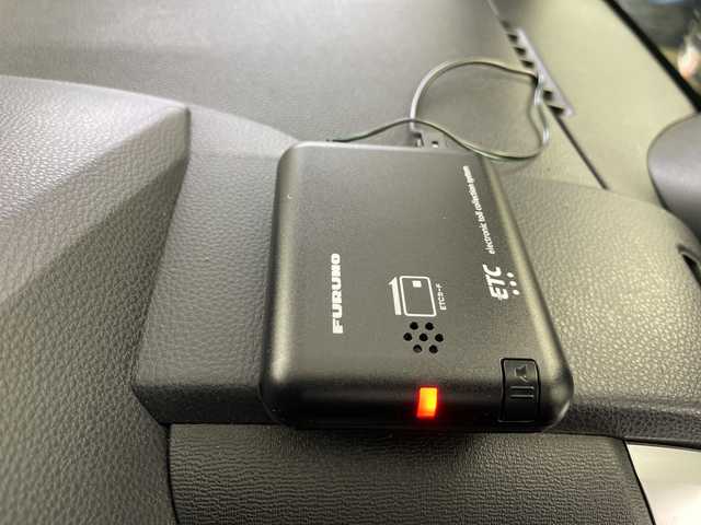 トヨタ ヴォクシー S－G 道央・札幌 2024(令6)年 2.6万km ホワイトパールクリスタルシャイン ・4WD/寒冷地仕様/・純正8インチディスプレイオーディオ/・ナビ/CD/DVD/USB/Miracast//・AppleCarPlay/AndroidAuto/フルセグTV/・Bluetooth接続/・トヨタセーフティセンス/・プリクラッシュセーフティ/・レーダークルーズコントロール/・プロアクティブドライビングアシスト/・LEDオートライト/オートマチックハイビーム/・両側パワースライドドア/・ステアリングスイッチ/・MTモード付AT/・プッシュスタート/スマートキー