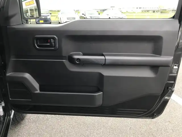 スズキ ジムニー XL 鳥取県 2021(令3)年 1.5万km ブルーイッシュブラックパール3 ワンオーナー/４WD・ターボ車/社外10インチディスプレイオーディオ/BT/ドライブレコーダー前方のみ/前席シートヒーター/フォグライト/純正16インチホイール/プッシュエンジンスタート/アイドリングストップ/背面タイヤ/スタットレスセット積込/（タイヤ溝　６－７部山）/フロアマット/背面タイヤカバー/保証書・取扱説明書