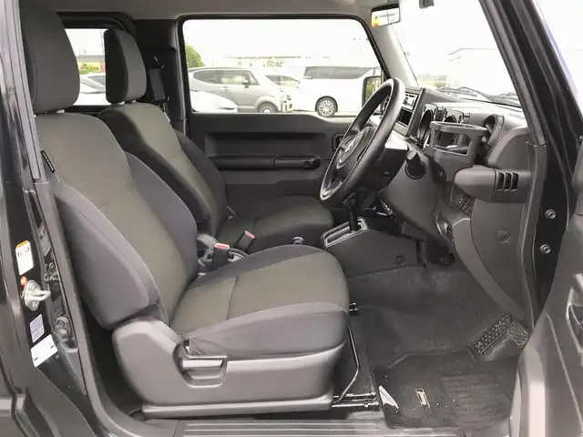 スズキ ジムニー XL 鳥取県 2021(令3)年 1.5万km ブルーイッシュブラックパール3 ワンオーナー/４WD・ターボ車/社外10インチディスプレイオーディオ/BT/ドライブレコーダー前方のみ/前席シートヒーター/フォグライト/純正16インチホイール/プッシュエンジンスタート/アイドリングストップ/背面タイヤ/スタットレスセット積込/（タイヤ溝　６－７部山）/フロアマット/背面タイヤカバー/保証書・取扱説明書