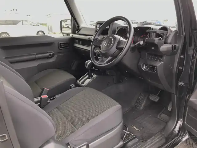 スズキ ジムニー XL 鳥取県 2021(令3)年 1.5万km ブルーイッシュブラックパール3 ワンオーナー/４WD・ターボ車/社外10インチディスプレイオーディオ/BT/ドライブレコーダー前方のみ/前席シートヒーター/フォグライト/純正16インチホイール/プッシュエンジンスタート/アイドリングストップ/背面タイヤ/スタットレスセット積込/（タイヤ溝　６－７部山）/フロアマット/背面タイヤカバー/保証書・取扱説明書