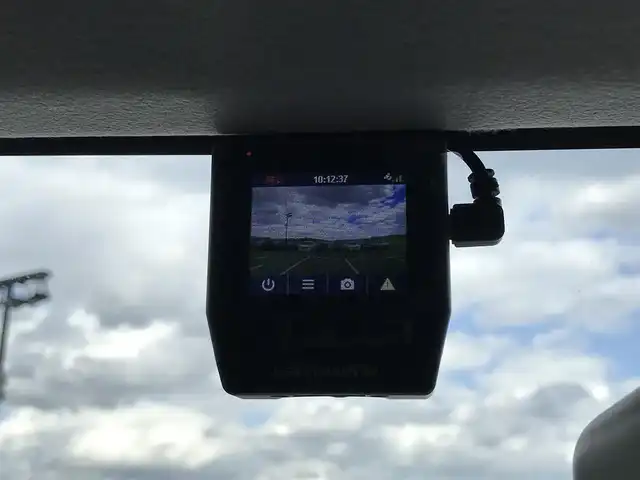 スズキ ジムニー XL 鳥取県 2021(令3)年 1.5万km ブルーイッシュブラックパール3 ワンオーナー/４WD・ターボ車/社外10インチディスプレイオーディオ/BT/ドライブレコーダー前方のみ/前席シートヒーター/フォグライト/純正16インチホイール/プッシュエンジンスタート/アイドリングストップ/背面タイヤ/スタットレスセット積込/（タイヤ溝　６－７部山）/フロアマット/背面タイヤカバー/保証書・取扱説明書