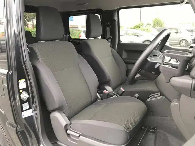 スズキ ジムニー XL 鳥取県 2021(令3)年 1.5万km ブルーイッシュブラックパール3 ワンオーナー/４WD・ターボ車/社外10インチディスプレイオーディオ/BT/ドライブレコーダー前方のみ/前席シートヒーター/フォグライト/純正16インチホイール/プッシュエンジンスタート/アイドリングストップ/背面タイヤ/スタットレスセット積込/（タイヤ溝　６－７部山）/フロアマット/背面タイヤカバー/保証書・取扱説明書