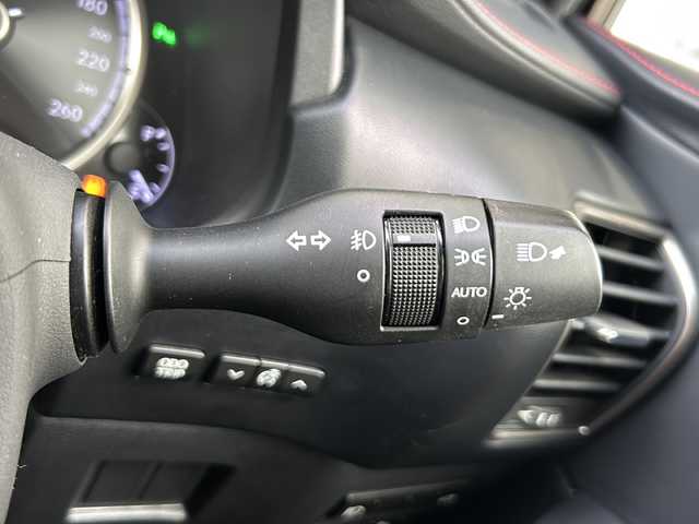 レクサス ＮＸ 300h Fスポーツ 静岡県 2018(平30)年 9.3万km ソニックチタニウム 純正ナビ/・ラジオ/フルセグTV/Miracast/・CD/DVD/SD/USB/AUX/Bluetooth/主要装備/・レーダークルーズコントロール　/・ドライブレコーダー　/・サンルーフ　/・バックカメラ　/・シートメモリー　/・シートヒーター　/・エアシート　/・ハンドルヒーター　/・パワーバックドア　/・オートハイビーム　/・オートライト/・レーンキープアシスト/・テレスコピックステアリング/・パドルシフト/・ホールド/・ヒーテッドドアミラー/・プッシュスタート/・スマートキー/・プリクラッシュセーフティー/・SOSコール/・レザーシート/・モデリスタエアロ/・純正アルミホイール/・純正フロアマット