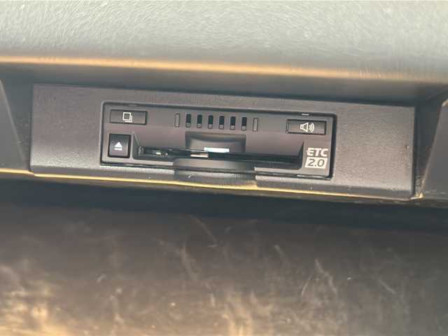 レクサス ＮＸ 300h Fスポーツ 静岡県 2018(平30)年 9.3万km ソニックチタニウム 純正ナビ/・ラジオ/フルセグTV/Miracast/・CD/DVD/SD/USB/AUX/Bluetooth/主要装備/・レーダークルーズコントロール　/・ドライブレコーダー　/・サンルーフ　/・バックカメラ　/・シートメモリー　/・シートヒーター　/・エアシート　/・ハンドルヒーター　/・パワーバックドア　/・オートハイビーム　/・オートライト/・レーンキープアシスト/・テレスコピックステアリング/・パドルシフト/・ホールド/・ヒーテッドドアミラー/・プッシュスタート/・スマートキー/・プリクラッシュセーフティー/・SOSコール/・レザーシート/・モデリスタエアロ/・純正アルミホイール/・純正フロアマット