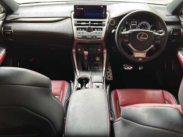 レクサス ＮＸ 300h Fスポーツ 静岡県 2018(平30)年 9.3万km ソニックチタニウム 純正ナビ/・ラジオ/フルセグTV/Miracast/・CD/DVD/SD/USB/AUX/Bluetooth/主要装備/・レーダークルーズコントロール　/・ドライブレコーダー　/・サンルーフ　/・バックカメラ　/・シートメモリー　/・シートヒーター　/・エアシート　/・ハンドルヒーター　/・パワーバックドア　/・オートハイビーム　/・オートライト/・レーンキープアシスト/・テレスコピックステアリング/・パドルシフト/・ホールド/・ヒーテッドドアミラー/・プッシュスタート/・スマートキー/・プリクラッシュセーフティー/・SOSコール/・レザーシート/・モデリスタエアロ/・純正アルミホイール/・純正フロアマット