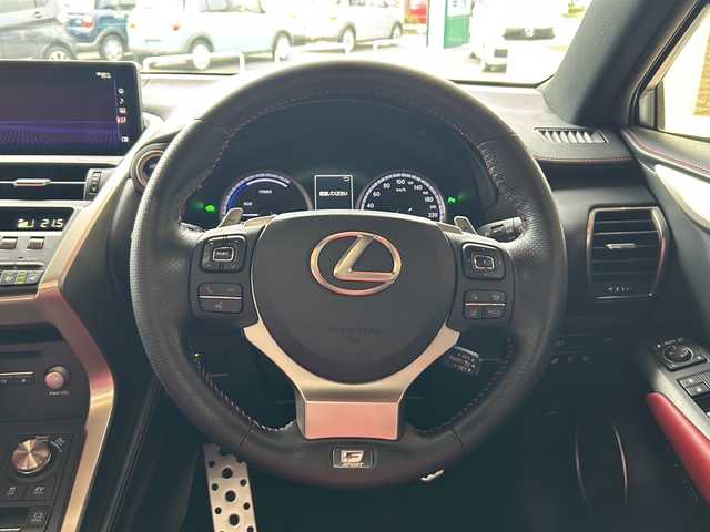 レクサス ＮＸ 300h Fスポーツ 静岡県 2018(平30)年 9.3万km ソニックチタニウム 純正ナビ/・ラジオ/フルセグTV/Miracast/・CD/DVD/SD/USB/AUX/Bluetooth/主要装備/・レーダークルーズコントロール　/・ドライブレコーダー　/・サンルーフ　/・バックカメラ　/・シートメモリー　/・シートヒーター　/・エアシート　/・ハンドルヒーター　/・パワーバックドア　/・オートハイビーム　/・オートライト/・レーンキープアシスト/・テレスコピックステアリング/・パドルシフト/・ホールド/・ヒーテッドドアミラー/・プッシュスタート/・スマートキー/・プリクラッシュセーフティー/・SOSコール/・レザーシート/・モデリスタエアロ/・純正アルミホイール/・純正フロアマット