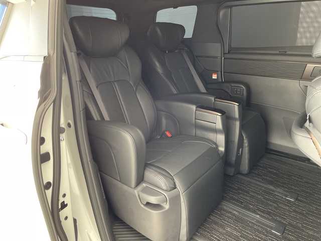 トヨタ アルファード Z 愛知県 2024(令6)年 1.6万km プラチナホワイトパールマイカ モデリスタエアロ/純正14型ディスプレイオーディオナビ/フリップダウンモニター/三眼LEDヘッドライト/全方位カメラ/両側パワースライドドア/レーダークルーズコントロール/シートヒーター/エアシート/バックカメラ/電動リアゲート/パワーシート/コーナーセンサー/純正アルミホイール/ブラインドスポットモニター/ステアリングヒーター/インテリジェントミラー/リアオートエアコン/レーンキープアシスト/オートマチックハイビーム/ワイヤレス充電機/ドライブレコーダー/衝突軽減システム/フルセグ/CD DVD/Bluetooth/ステアリングスイッチ/スマートキー/プッシュスタート