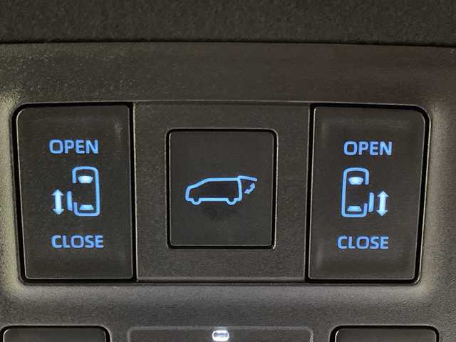 トヨタ ヴォクシー S－Z 愛媛県 2024(令6)年 0.6万km ホワイトパールクリスタルシャイン 純正１０．５型コネクティッドナビ　モデリスタフルエアロ　１３．２型フリップダウンモニター　デジタルインナーミラー　電動リアゲート　ビルトインＥＴＣ２．０　ハーフレザーシート　シートヒーター　禁煙車/・快適利便パッケージ/ハンズフリーパワースライド/ステアリングヒーター/ナノイー/セカンドシートシートヒーター/オットマン/パワーバックドア