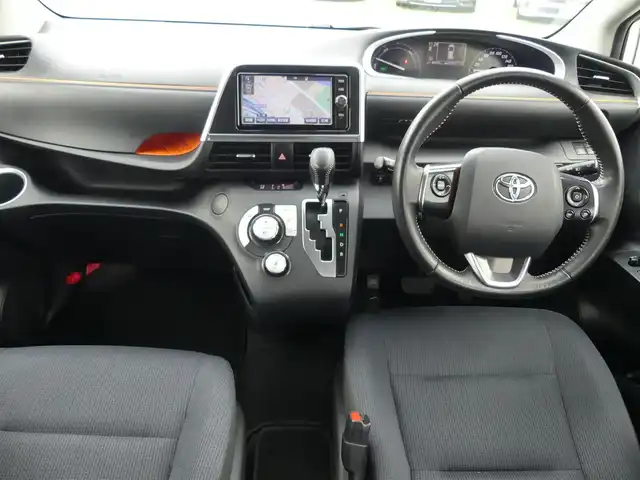 トヨタ シエンタ ハイブリッド G 千葉県 2017(平29)年 6.9万km ホワイトパールクリスタルシャイン Toyota Safety Sense/・プリクラッシュセーフティ/・レーンディパーチャーアラート/・オートハイビーム/両側パワースライドドア/純正SDナビ/地デジTV/【DVD/CD再生機能　Bluetooth接続】/バックカメラ/革巻きステアリング/ETC/HIDヘッドライト/ウインカーミラー/スマートキー