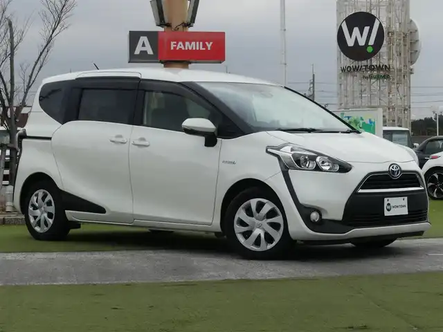 トヨタ シエンタ ハイブリッド G 千葉県 2017(平29)年 6.9万km ホワイトパールクリスタルシャイン Toyota Safety Sense/・プリクラッシュセーフティ/・レーンディパーチャーアラート/・オートハイビーム/両側パワースライドドア/純正SDナビ/地デジTV/【DVD/CD再生機能　Bluetooth接続】/バックカメラ/革巻きステアリング/ETC/HIDヘッドライト/ウインカーミラー/スマートキー