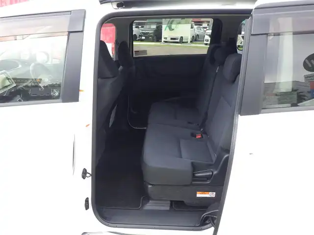 トヨタ シエンタ ハイブリッド G 千葉県 2017(平29)年 6.9万km ホワイトパールクリスタルシャイン Toyota Safety Sense/・プリクラッシュセーフティ/・レーンディパーチャーアラート/・オートハイビーム/両側パワースライドドア/純正SDナビ/地デジTV/【DVD/CD再生機能　Bluetooth接続】/バックカメラ/革巻きステアリング/ETC/HIDヘッドライト/ウインカーミラー/スマートキー