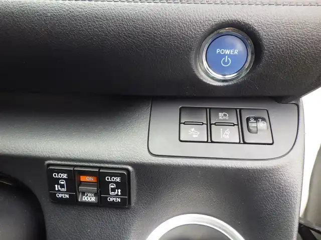 トヨタ シエンタ ハイブリッド G 千葉県 2017(平29)年 6.9万km ホワイトパールクリスタルシャイン Toyota Safety Sense/・プリクラッシュセーフティ/・レーンディパーチャーアラート/・オートハイビーム/両側パワースライドドア/純正SDナビ/地デジTV/【DVD/CD再生機能　Bluetooth接続】/バックカメラ/革巻きステアリング/ETC/HIDヘッドライト/ウインカーミラー/スマートキー