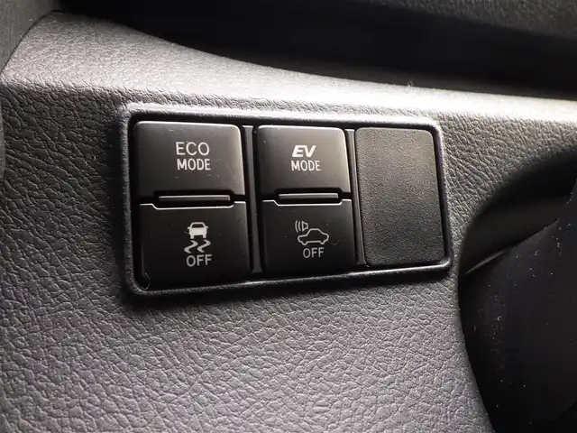 トヨタ シエンタ ハイブリッド G 千葉県 2017(平29)年 6.9万km ホワイトパールクリスタルシャイン Toyota Safety Sense/・プリクラッシュセーフティ/・レーンディパーチャーアラート/・オートハイビーム/両側パワースライドドア/純正SDナビ/地デジTV/【DVD/CD再生機能　Bluetooth接続】/バックカメラ/革巻きステアリング/ETC/HIDヘッドライト/ウインカーミラー/スマートキー