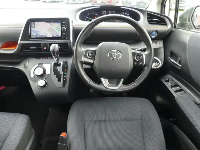 トヨタ シエンタ ハイブリッド G 千葉県 2017(平29)年 6.9万km ホワイトパールクリスタルシャイン Toyota Safety Sense/・プリクラッシュセーフティ/・レーンディパーチャーアラート/・オートハイビーム/両側パワースライドドア/純正SDナビ/地デジTV/【DVD/CD再生機能　Bluetooth接続】/バックカメラ/革巻きステアリング/ETC/HIDヘッドライト/ウインカーミラー/スマートキー