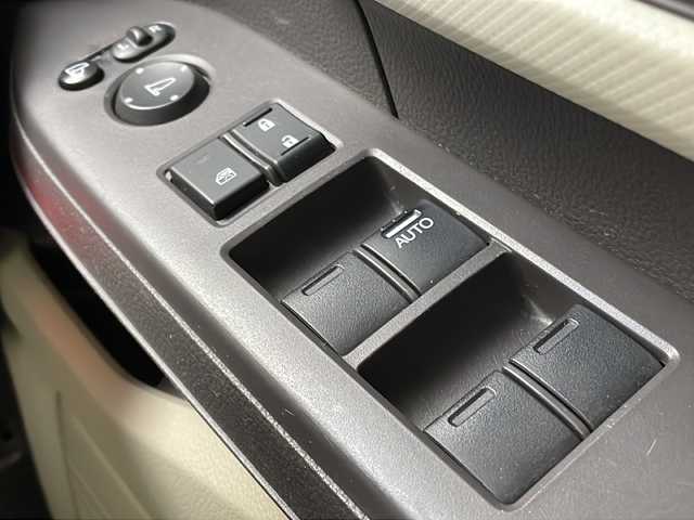 ホンダ Ｎ ＢＯＸ G L ホンダセンシング 茨城県 2018(平30)年 4.7万km ブリティッシュグリーンP 社外ナビ/ワンセグTV/バックカメラ/ETC/追従クルーズコントロール/片側パワースライドドア/LEDヘッドライト/コーナーセンサー/衝突軽減ブレーキ/横滑り防止装置