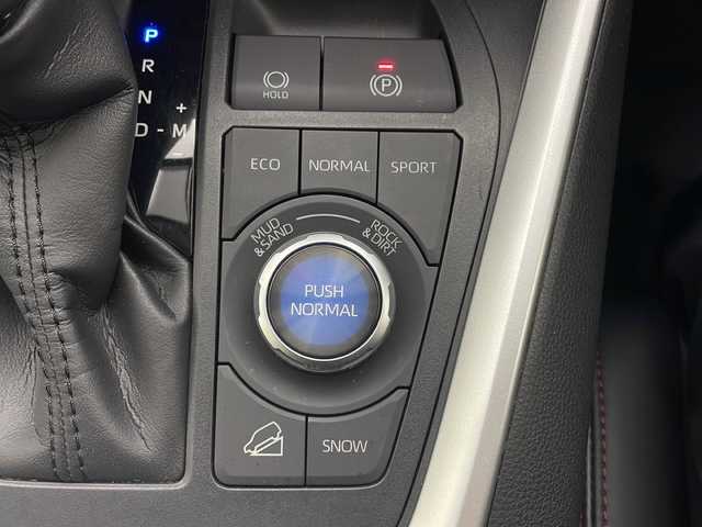 トヨタ ＲＡＶ４ アドベンチャー オフロードPKG 秋田県 2021(令3)年 2.4万km アティチュードブラックマイカ 4WD/純正ナビ　/フルセグTV/AM/FM/Bluetooth　/バックカメラ　/トヨタセーフティーセンス　/ブラインドスポットモニター　/レーダークルーズコントロール　/レーンキープアシスト/横滑り防止装置/前後クリアランスソナー/ヒルディセントコントロール/レザーシート/運転席パワーシート　/ETC2.0　/前後ドライブレコーダー/LEDヘッドライト/オートマチックハイビーム/ルーフレール/純正アルミホイール/純正フロアマット