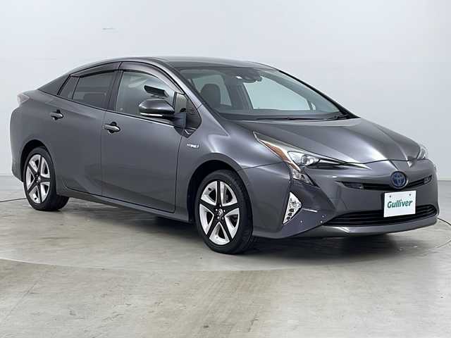 トヨタ プリウス A ツーリングセレクション 道央・札幌 2016(平28)年 4.4万km グレーメタリック ブラインドスポットモニター/プリクラッシュセーフティー/ふらつき検知/インテリジェントクリアランスソナー/ヘッドアップディスプレイ/純正ナビ/・AM/FM/・CD/DVD/・Bluetooth/・フルセグTV/バックカメラ/革巻きステアリング/ステアリングスイッチ/アダプティブクルーズコントロール/レザーシート/前席シートヒーター/シートリフター/前方ドライブレコーダー/ETC/オートマチックハイビーム/LEDヘッドライト/フォグライト/オートヘッドライト/オートマチックハイビーム/オートリトラミラー/スマートキー/トノカバー