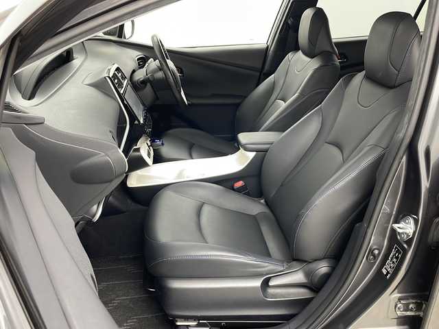 トヨタ プリウス A ツーリングセレクション 道央・札幌 2016(平28)年 4.4万km グレーメタリック ブラインドスポットモニター/プリクラッシュセーフティー/ふらつき検知/インテリジェントクリアランスソナー/ヘッドアップディスプレイ/純正ナビ/・AM/FM/・CD/DVD/・Bluetooth/・フルセグTV/バックカメラ/革巻きステアリング/ステアリングスイッチ/アダプティブクルーズコントロール/レザーシート/前席シートヒーター/シートリフター/前方ドライブレコーダー/ETC/オートマチックハイビーム/LEDヘッドライト/フォグライト/オートヘッドライト/オートマチックハイビーム/オートリトラミラー/スマートキー/トノカバー