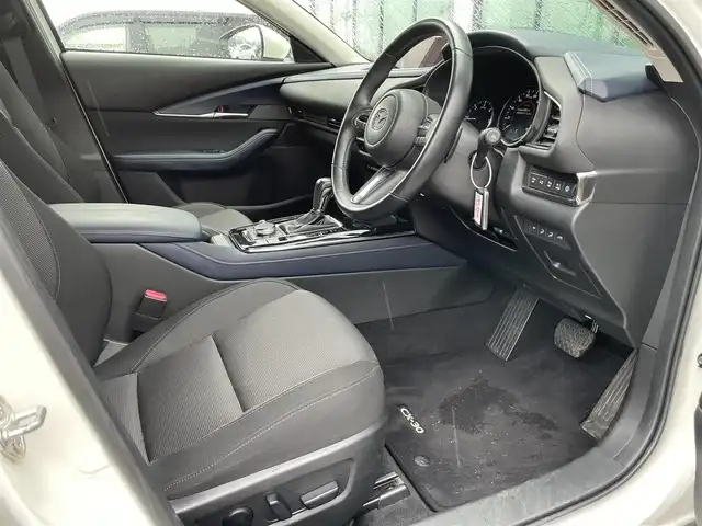 マツダ ＣＸ－３０ XD プロアクティブツーリングセレクション 香川県 2021(令3)年 3.4万km スノーフレイクホワイトパールマイカ 登録時走行距離：33433km/ターボ/純正SDナビゲーション/→CD/DVD 再生/→フルセグTV/全方位カメラ/衝突被害軽減/レーダークルーズコントロール/レーンキープアシスト/前後コーナーセンサー/オートハイビーム/LEDオートライト/ヘッドアップディスプレイ/横滑り防止装置/シートヒーター/パワーシート/ステアリングヒーター/ステアリングリモコン/革巻きステアリング/純正18インチアルミホイール/純正フロアマット